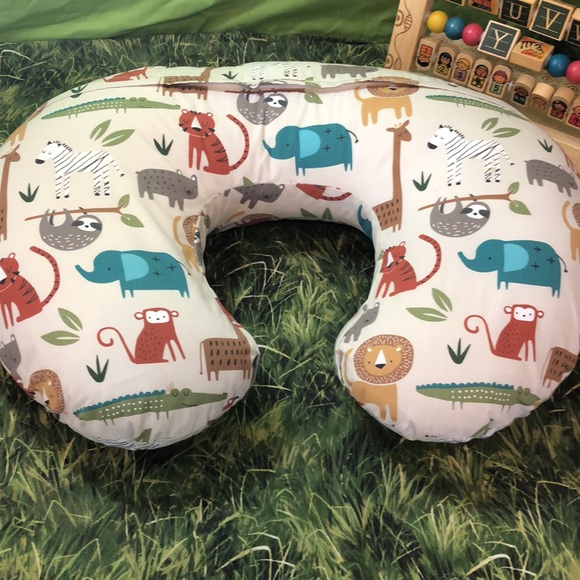 Baby Boopy Nursing Pillow - Picture 5 of 8